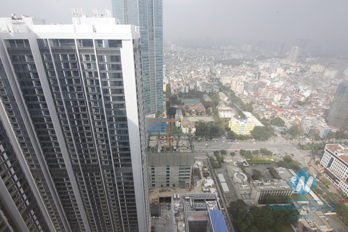Unfurnished two bedrooms apartment for rent in Vinhome Metropolis, Ba Dinh district, Ha Noi